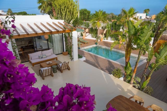 4 slaapkamer Villa te koop in Sant Jordi de Ses Salines, San Jose / Sant Josep de Sa Talaia met zwembad garage - € 1.980.000 (Ref: 10079204)