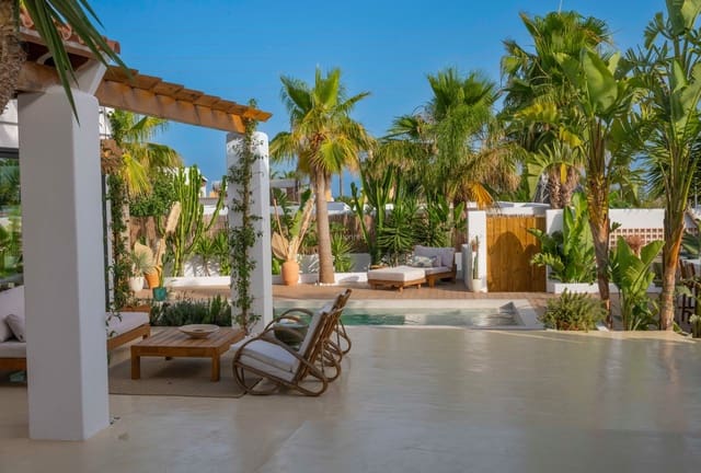 4 slaapkamer Villa te koop in Sant Jordi de Ses Salines, San Jose / Sant Josep de Sa Talaia met zwembad garage - € 1.980.000 (Ref: 10079204)