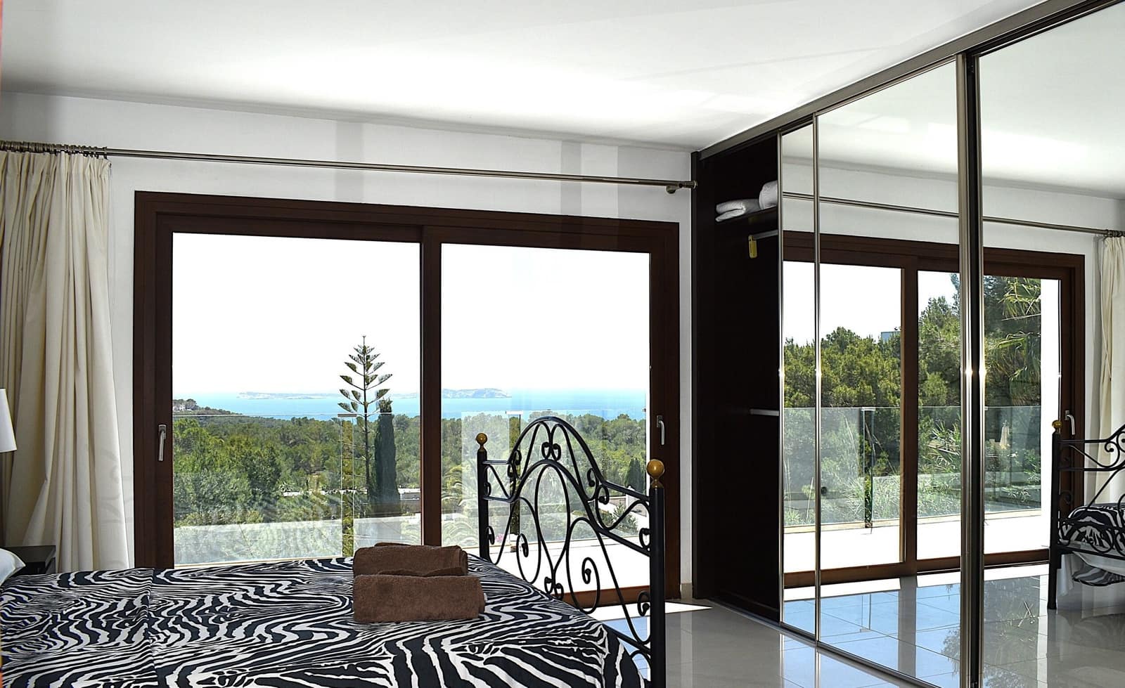 6 soverom Villa til salgs i Cala Salada med svømmebasseng garasje - € 3 400 000 (Ref: 10079210)