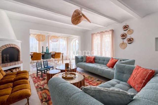 Chalet de 5 habitaciones en Altea en venta con piscina garaje - 995.000 € (Ref: 10079215)