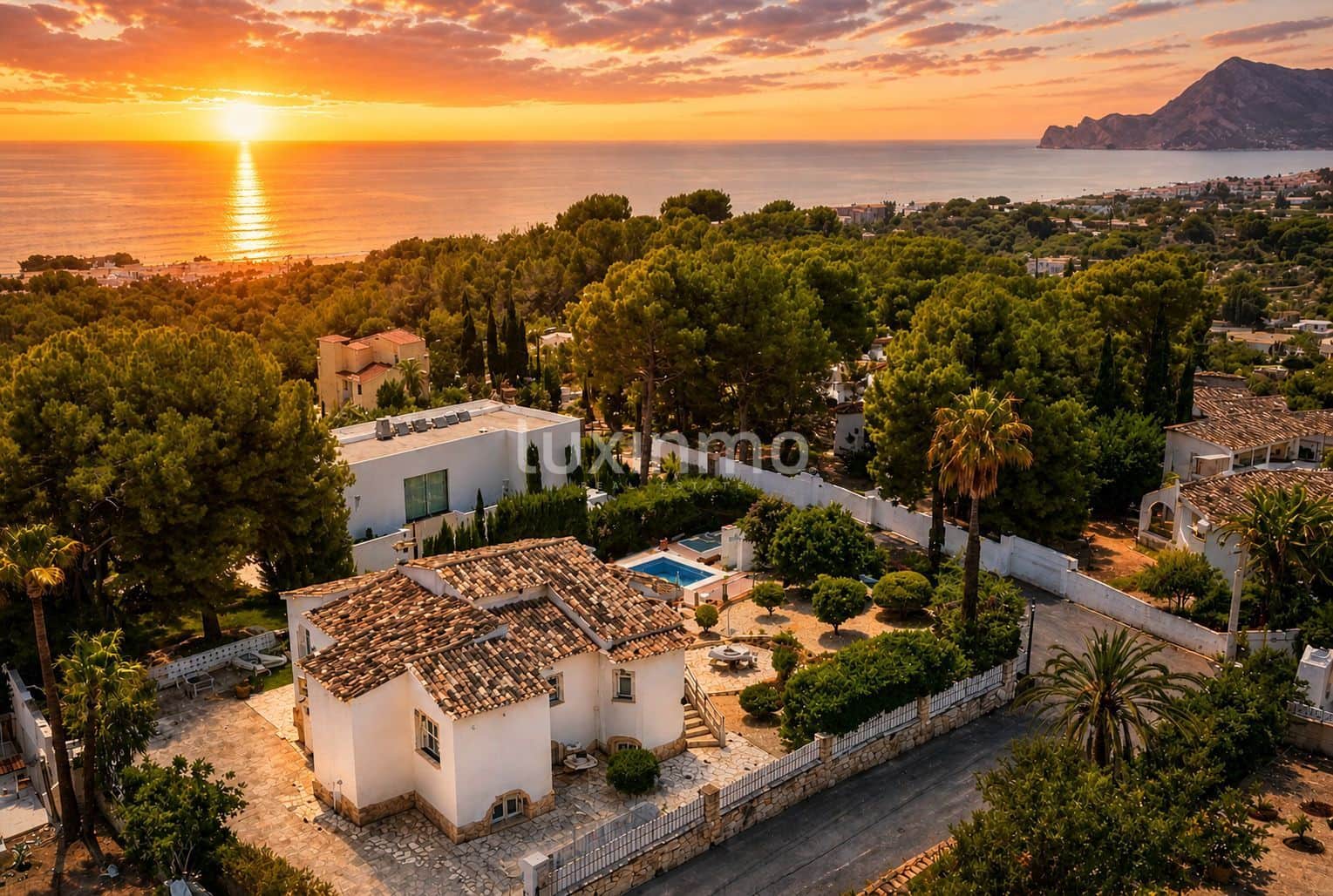Chalet de 5 habitaciones en Altea en venta con piscina garaje - 995.000 € (Ref: 10079215)