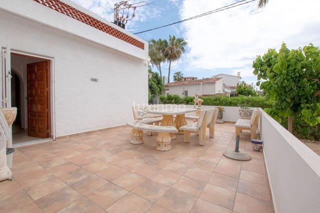 Villa/Maison de 3 chambres à louer à Calpe / Calp avec garage - 1 600 € (Ref: 10079216)