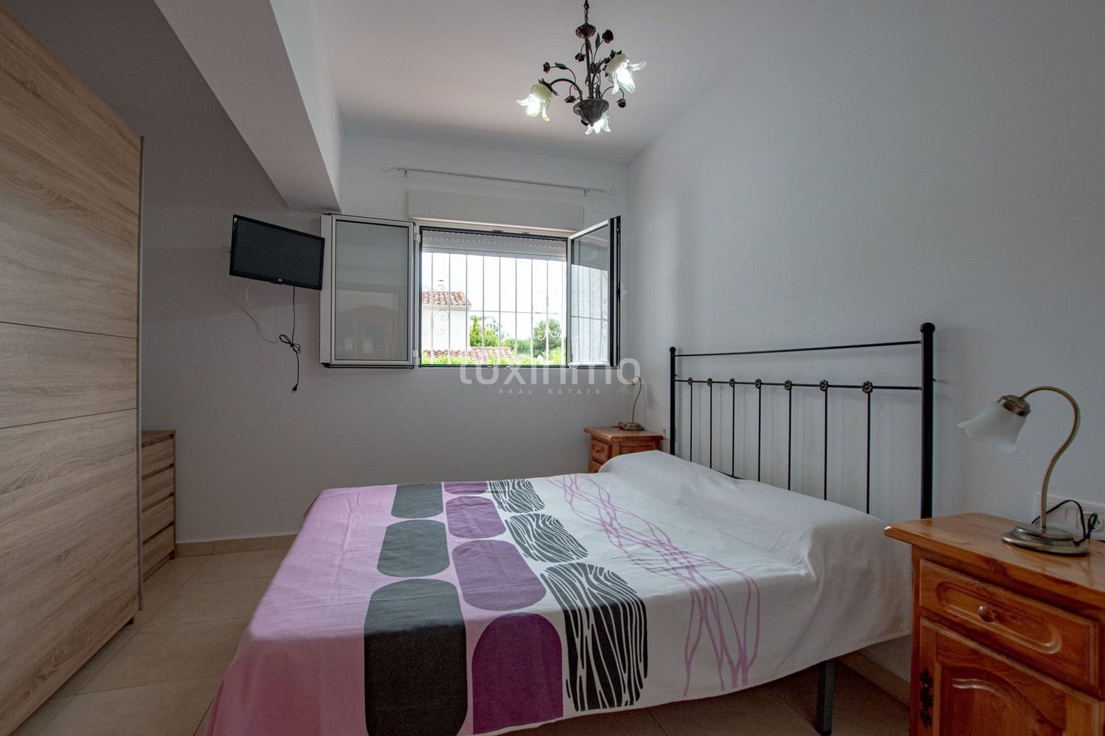 Villa/Maison de 3 chambres à louer à Calpe / Calp avec garage - 1 600 € (Ref: 10079216)