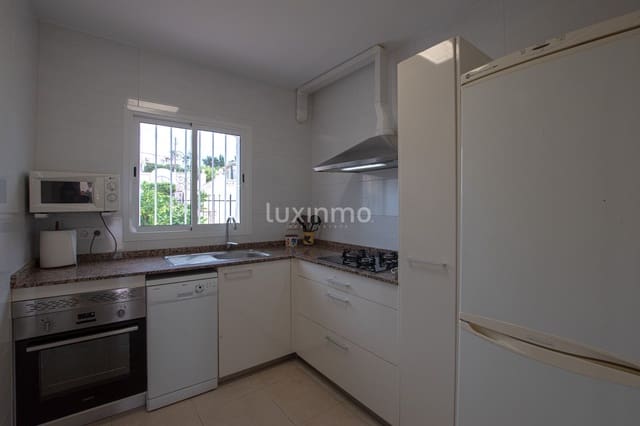 Villa/Maison de 3 chambres à louer à Calpe / Calp avec garage - 1 600 € (Ref: 10079216)