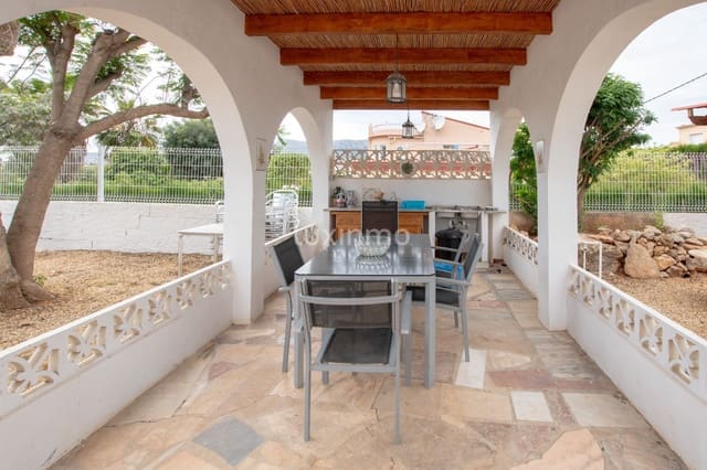 Villa/Maison de 3 chambres à louer à Calpe / Calp avec garage - 1 600 € (Ref: 10079216)