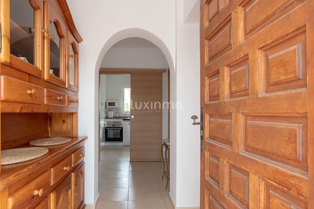 Villa/Maison de 3 chambres à louer à Calpe / Calp avec garage - 1 600 € (Ref: 10079216)