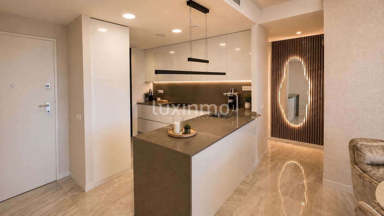 2 soveværelse Lejlighed til salg i Benidorm med swimmingpool garage - € 674.000 (Ref: 10079219)