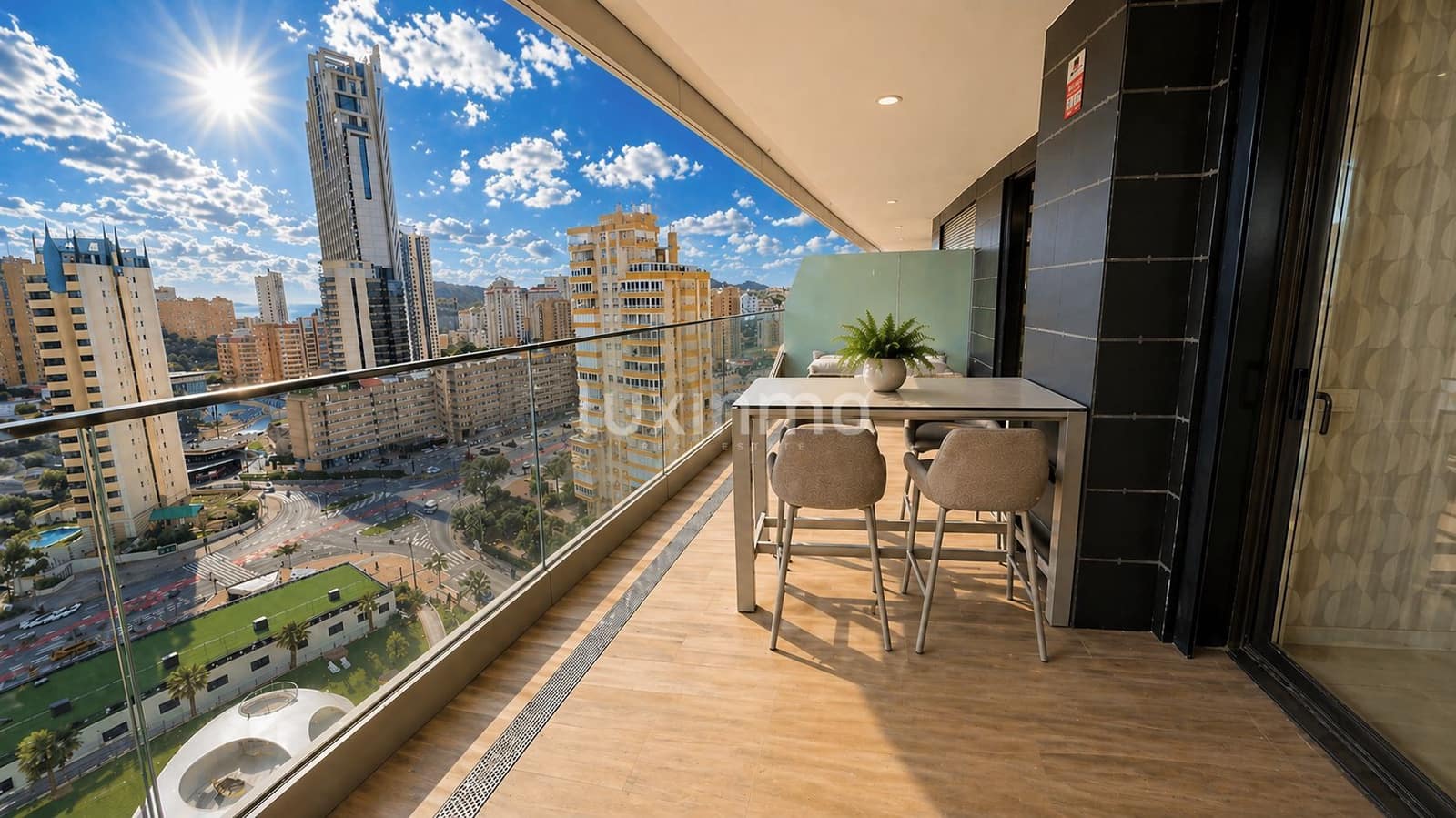 2 soveværelse Lejlighed til salg i Benidorm med swimmingpool garage - € 674.000 (Ref: 10079219)