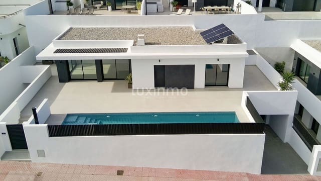 3 soveværelse Villa til salg i Rojales med swimmingpool garage - € 788.750 (Ref: 10079221)
