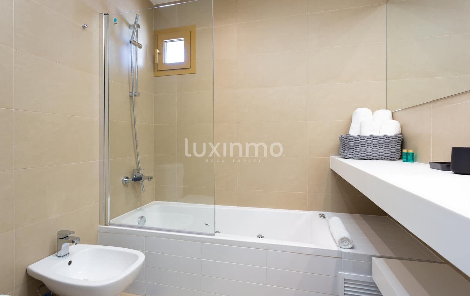 2 Zimmer Apartment zu vermieten in Benidorm mit Garage - 2.600 € (Ref: 10079227)