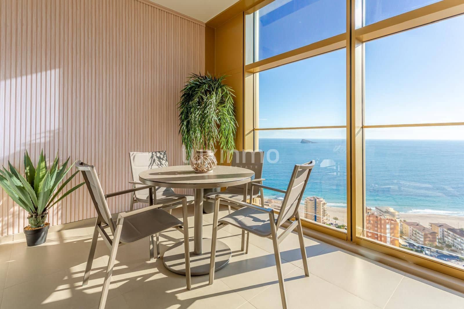 2 Zimmer Apartment zu vermieten in Benidorm mit Garage - 2.600 € (Ref: 10079227)