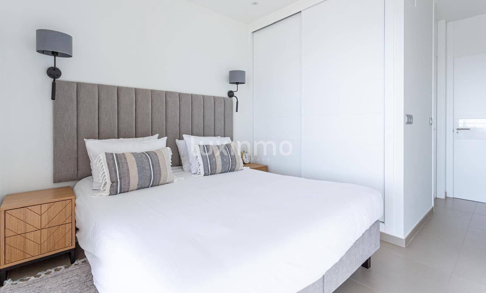 2 Zimmer Apartment zu vermieten in Benidorm mit Garage - 2.600 € (Ref: 10079227)