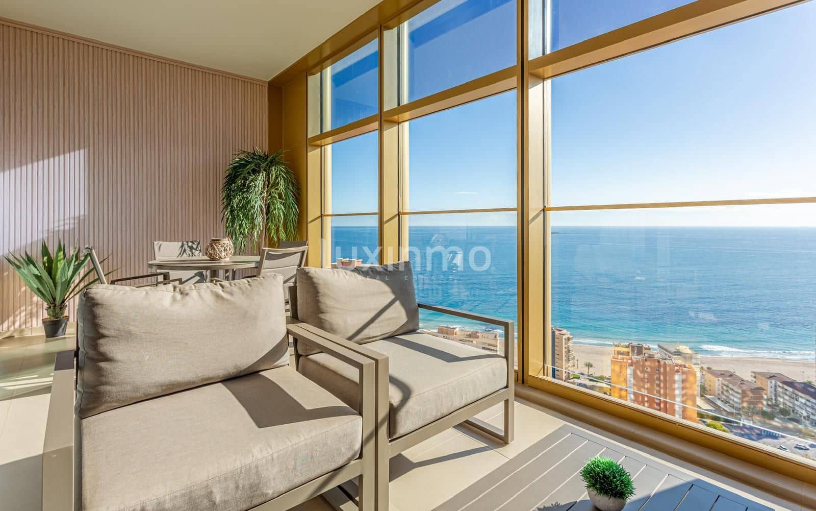 2 Zimmer Apartment zu vermieten in Benidorm mit Garage - 2.600 € (Ref: 10079227)