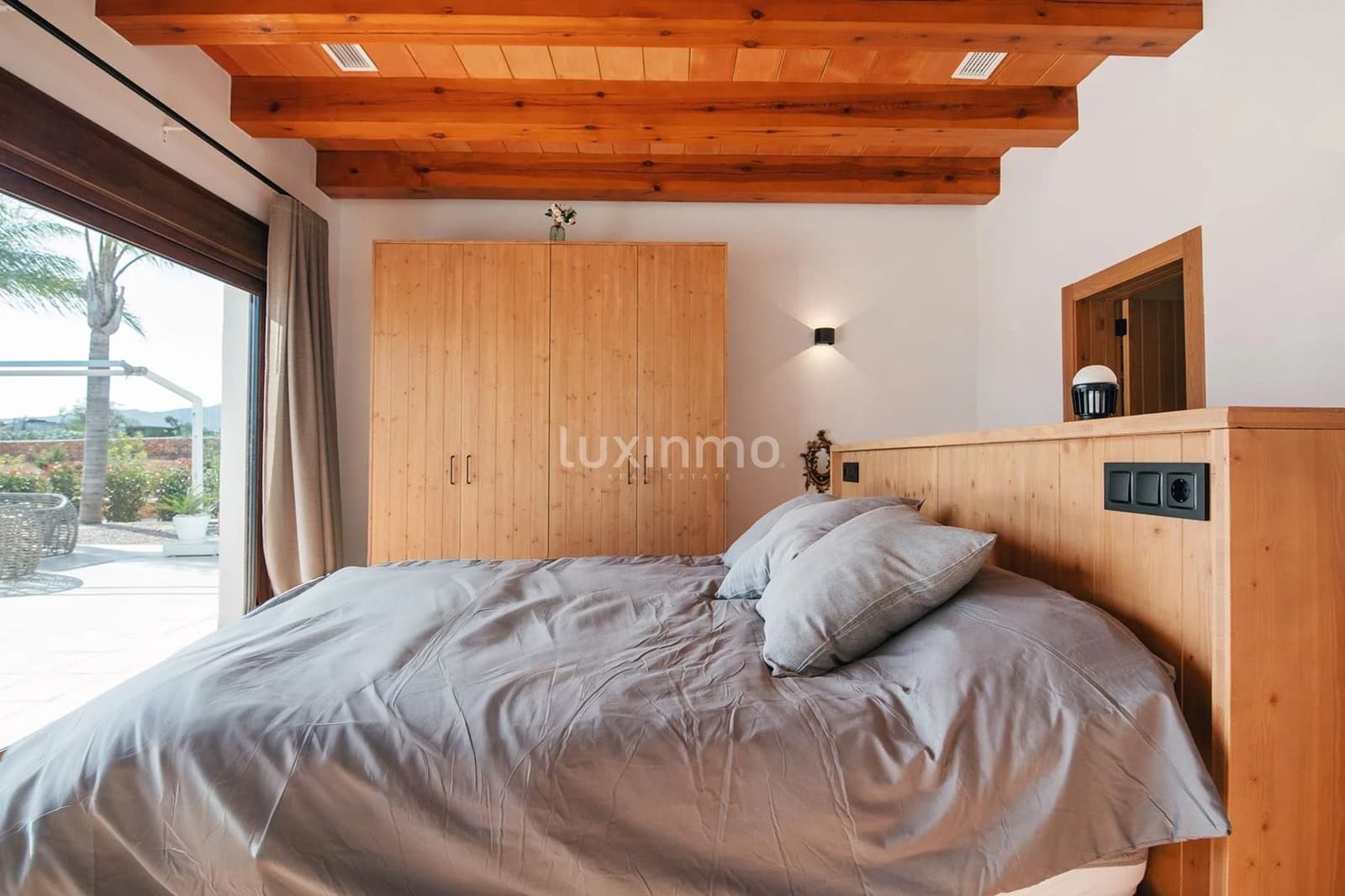 3 slaapkamer Villa te huur in Lliber met zwembad garage - € 16.000 (Ref: 10079228)