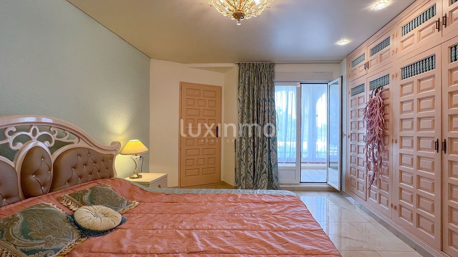 5 sypialnia Willa na sprzedaż w Denia z basenem garażem - 850 000 € (Ref: 10079230)