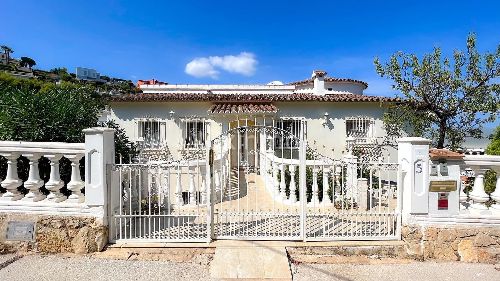 5 sypialnia Willa na sprzedaż w Denia z basenem garażem - 850 000 € (Ref: 10079230)