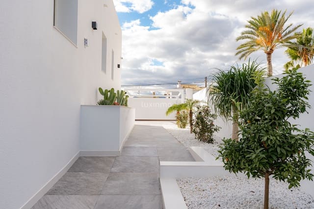 3 slaapkamer Villa te koop in Teulada Pueblo, Teulada-Moraira met zwembad garage - € 2.400.000 (Ref: 10079236)