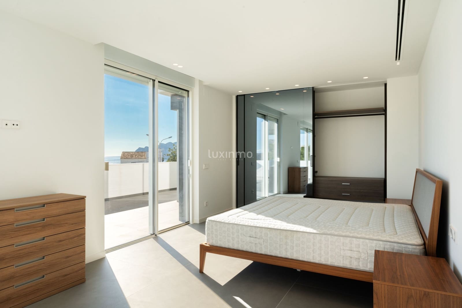 3 slaapkamer Villa te koop in Teulada met zwembad garage - € 2.400.000 (Ref: 10079236)