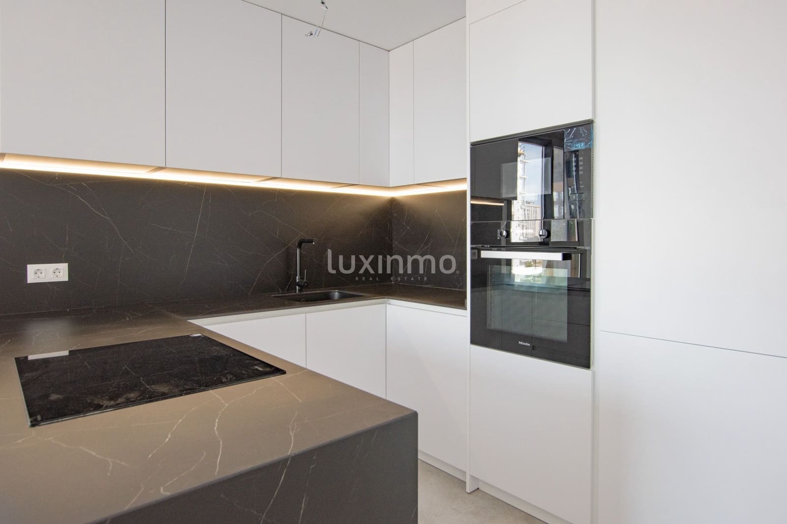 3 camera da letto Appartamento da affittare in Calpe / Calp con piscina garage - 3.000 € (Rif: 10079243)