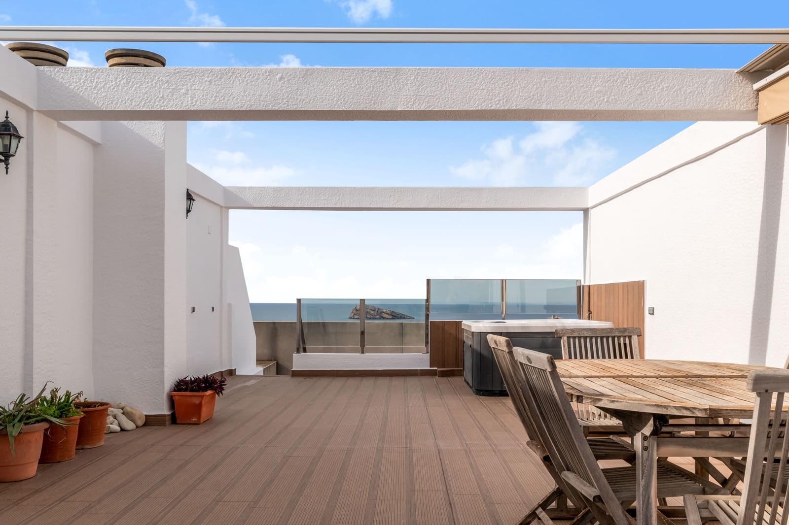 2 soverom Leilighet til salgs i Benidorm med svømmebasseng garasje - € 485 000 (Ref: 10079248)