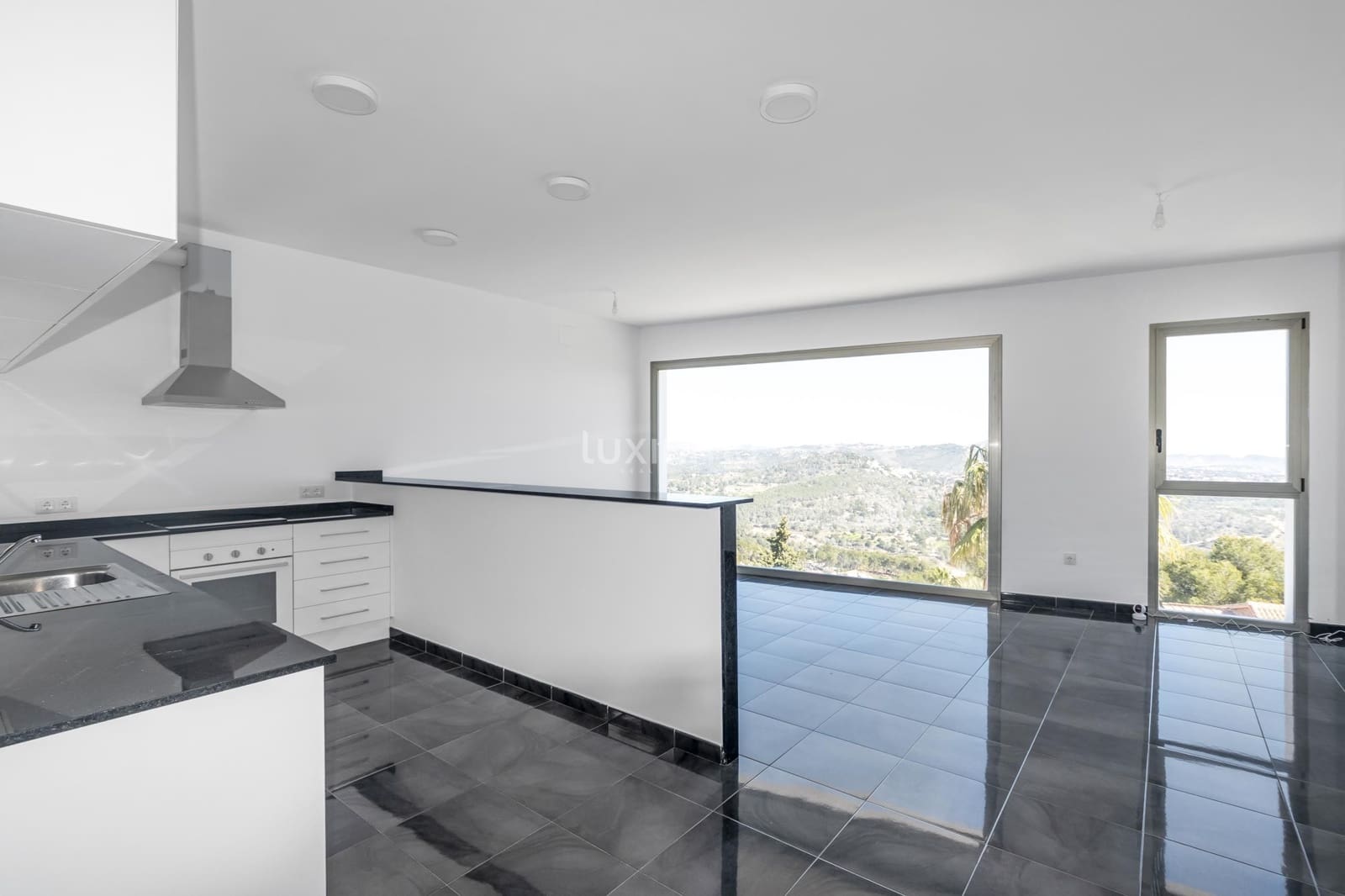 5 soveværelse Villa til salg i Calpe / Calp med swimmingpool garage - € 568.500 (Ref: 10079255)