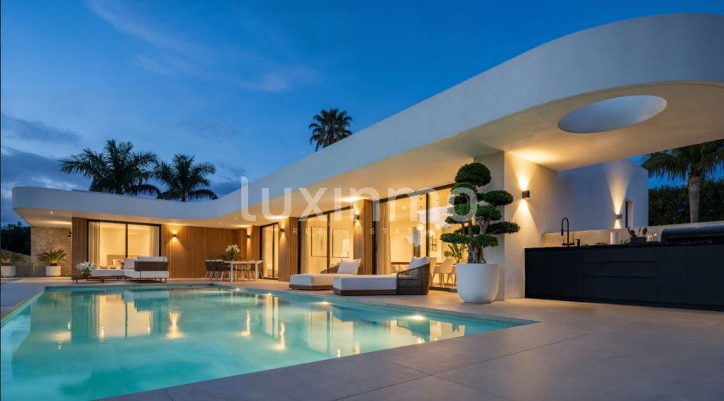 3 makuuhuone Huvila myytävänä paikassa Calpe / Calp mukana uima-altaan 
autotalli - 899 000 € (Ref: 10079258)