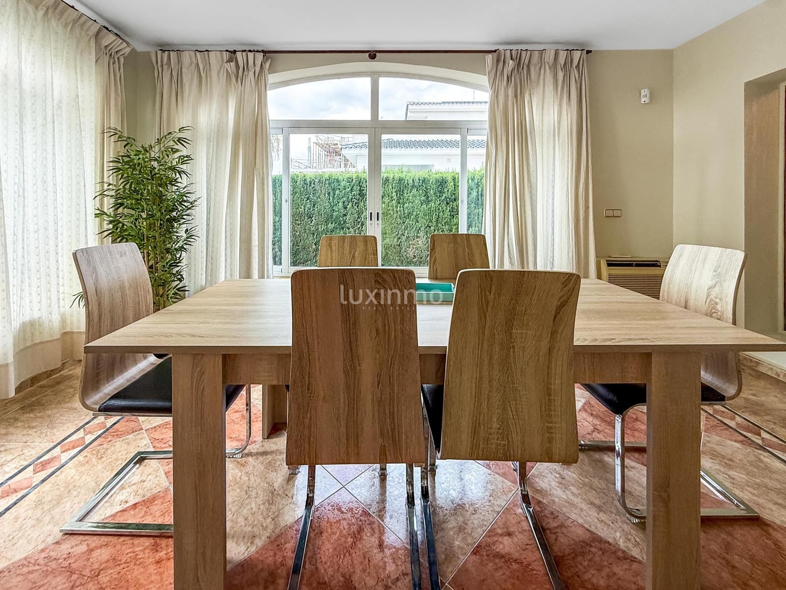 5 quarto Moradia para venda em Benidorm com piscina garagem - 995 000 € (Ref: 10079268)