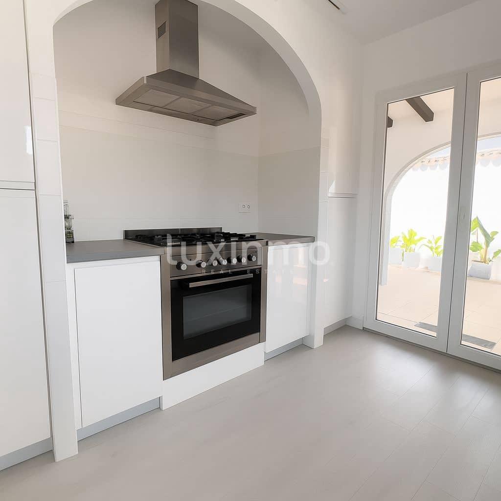 5 quarto Moradia para venda em Calpe / Calp com piscina garagem - 719 000 € (Ref: 10079273)