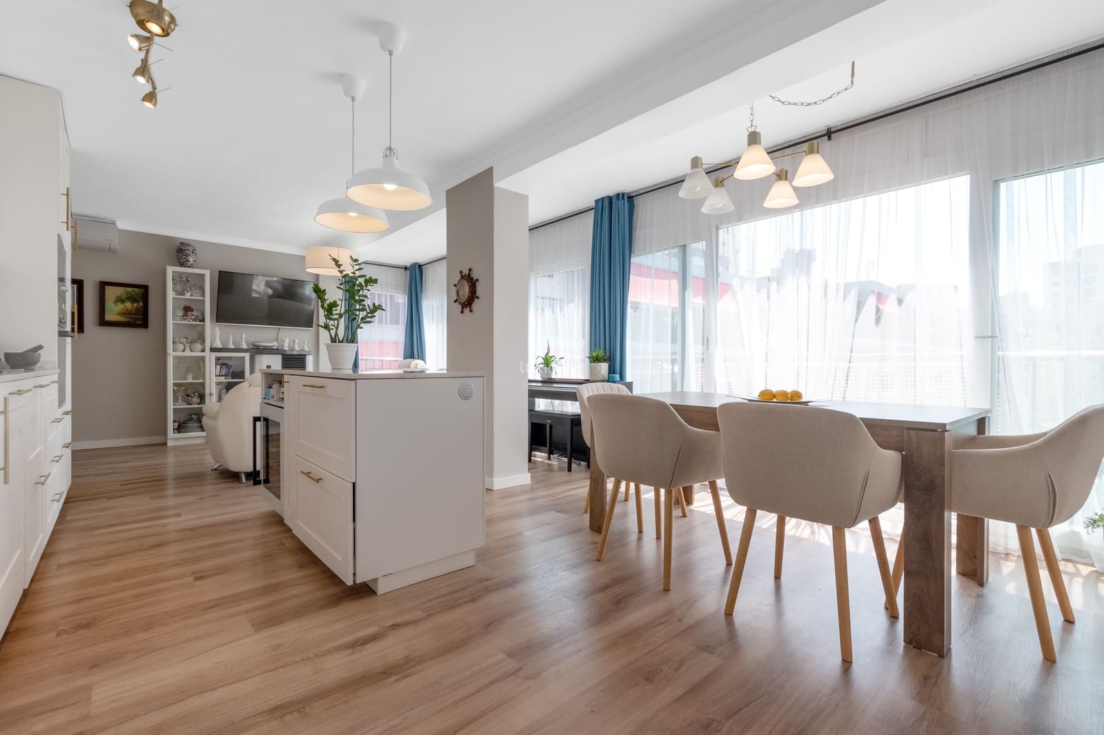 4 quarto Apartamento para venda em Benidorm com piscina garagem - 369 000 € (Ref: 10079275)
