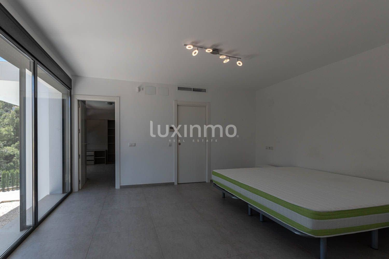 4 soverom Villa til salgs i Calpe / Calp med svømmebasseng garasje - € 865 000 (Ref: 10079285)