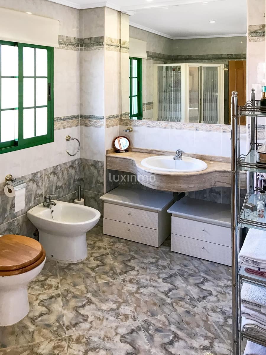 8 soverom Villa til salgs i Benidorm med svømmebasseng garasje - € 950 000 (Ref: 10079286)