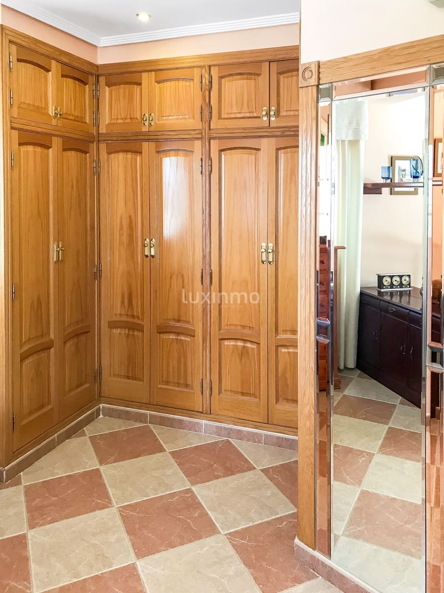 8 soverom Villa til salgs i Benidorm med svømmebasseng garasje - € 950 000 (Ref: 10079286)