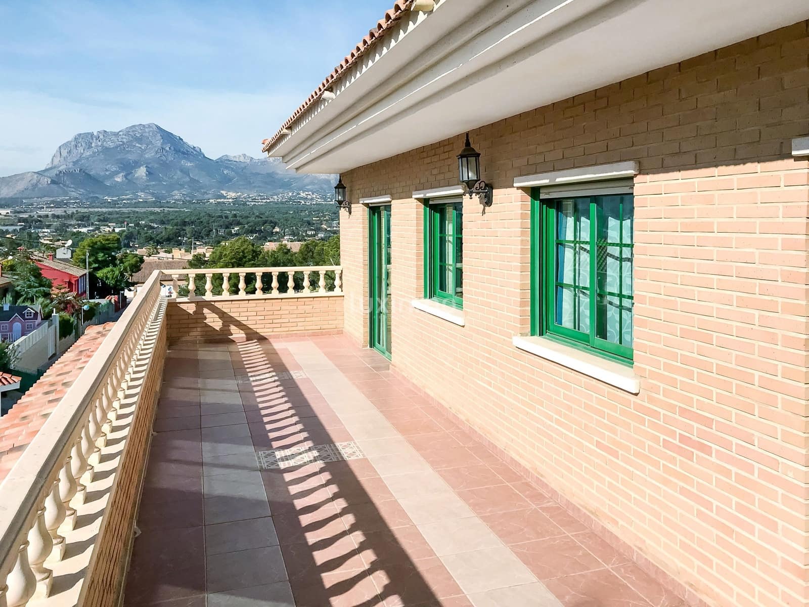 8 soverom Villa til salgs i Benidorm med svømmebasseng garasje - € 950 000 (Ref: 10079286)