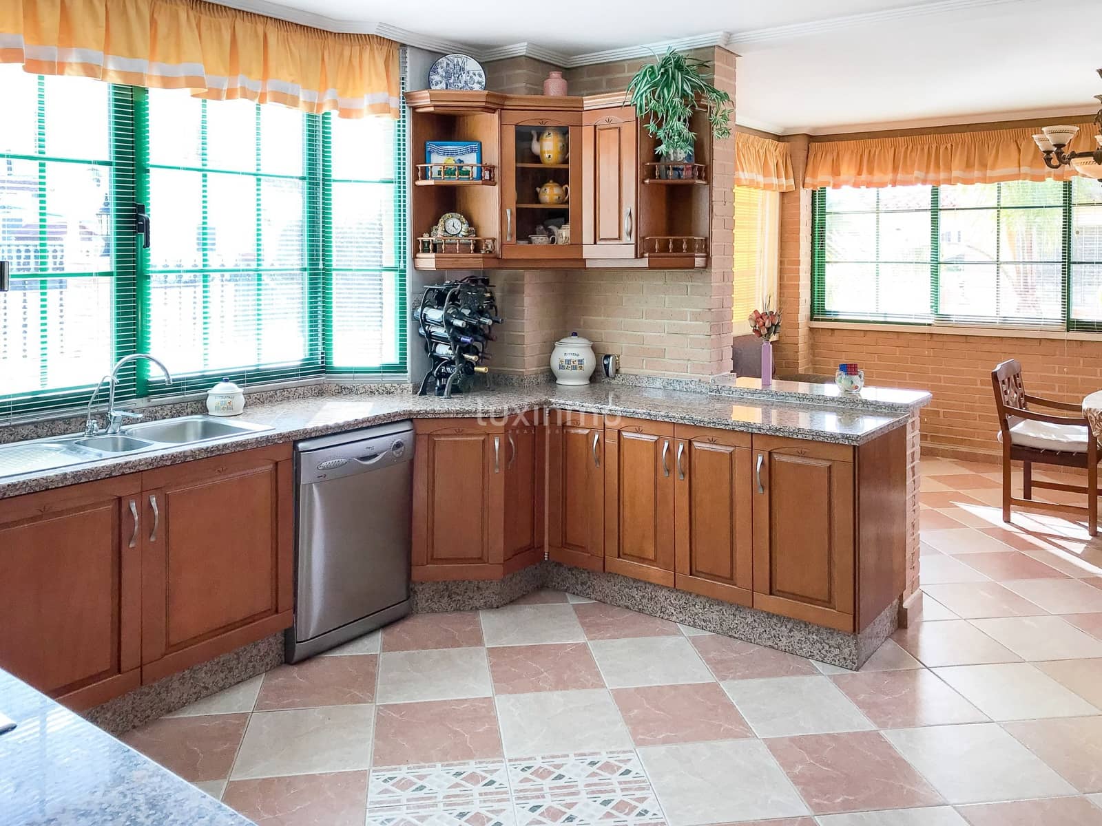 8 soverom Villa til salgs i Benidorm med svømmebasseng garasje - € 950 000 (Ref: 10079286)