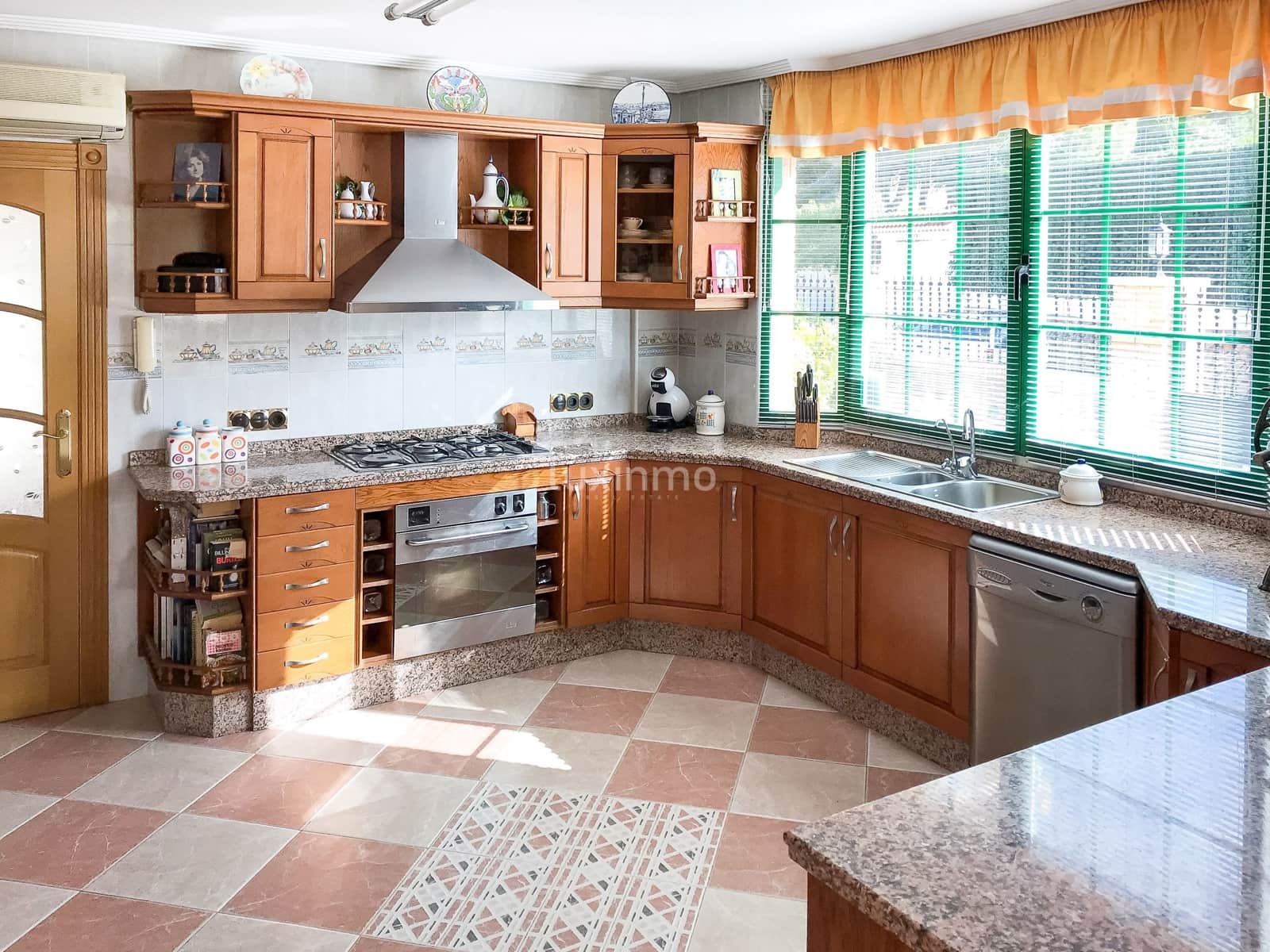 8 soverom Villa til salgs i Benidorm med svømmebasseng garasje - € 950 000 (Ref: 10079286)