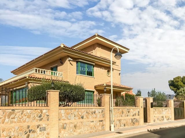 8 quarto Moradia para venda em Rincón de Loix, Benidorm com piscina garagem - 950 000 € (Ref: 10079286)
