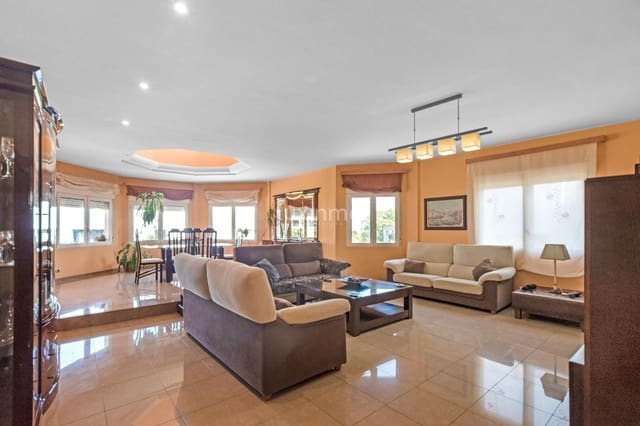 4 slaapkamer Villa te koop in La Nucia met zwembad garage - € 825.000 (Ref: 10079287)