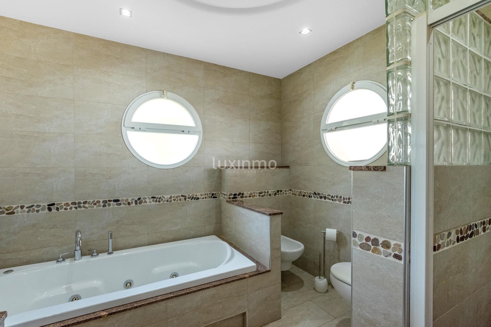 4 slaapkamer Villa te koop in La Nucia met zwembad garage - € 825.000 (Ref: 10079287)