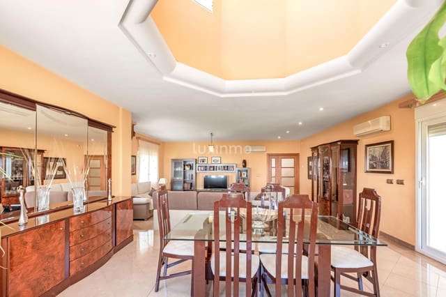 4 slaapkamer Villa te koop in La Nucia met zwembad garage - € 825.000 (Ref: 10079287)