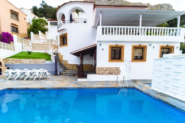 Chalet de 6 habitaciones en Maryvilla, Calpe / Calp en venta con piscina garaje - 950.000 € (Ref: 10079288)