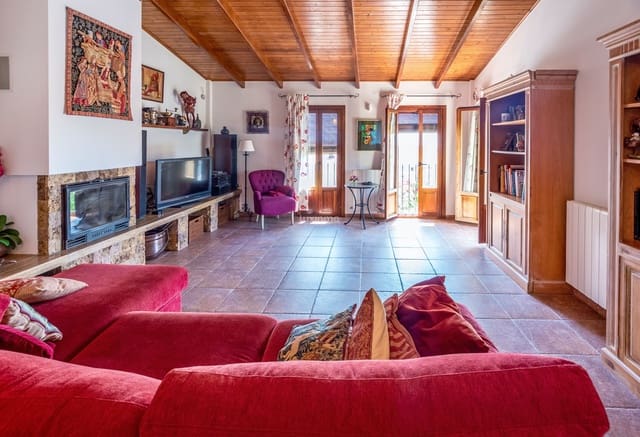 5 quarto Moradia para venda em La Nucia Pueblo  , La Nucia com garagem - 788 000 € (Ref: 10079289)