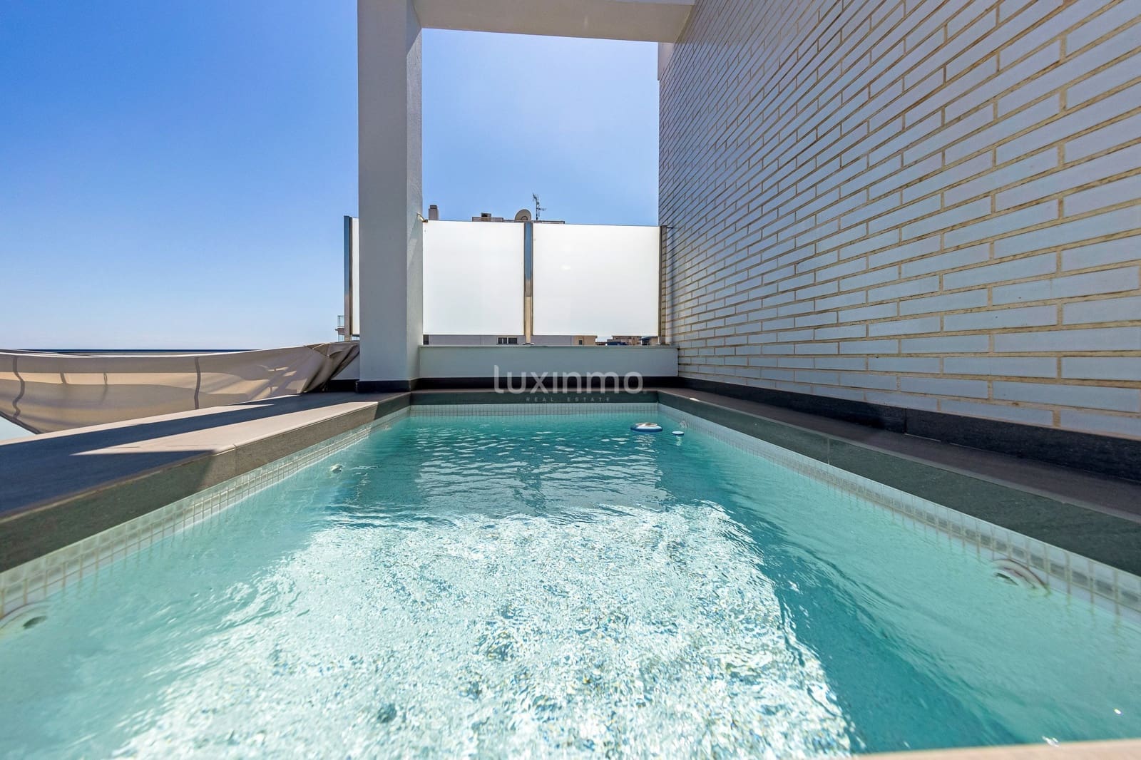 3 sypialnia Penthouse na sprzedaż w Guardamar del Segura z basenem garażem - 595 000 € (Ref: 10079295)