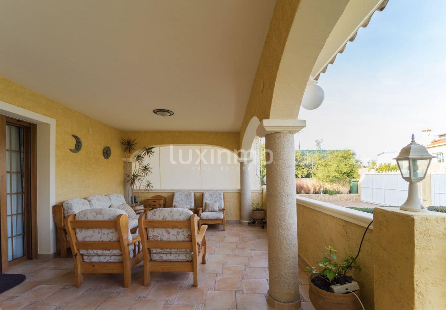 6 bedroom Villa for sale in La Nucia with pool garage - € 840,000 (Ref: 10079298)