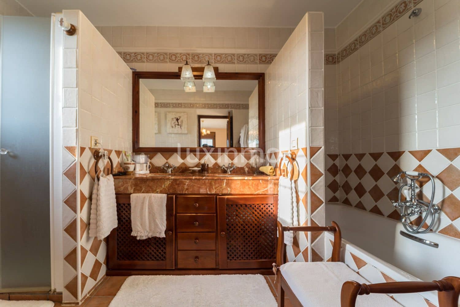 6 bedroom Villa for sale in La Nucia with pool garage - € 840,000 (Ref: 10079298)