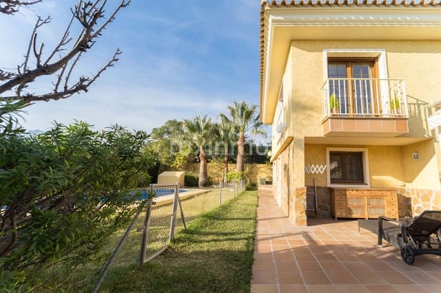 6 bedroom Villa for sale in La Nucia with pool garage - € 840,000 (Ref: 10079298)