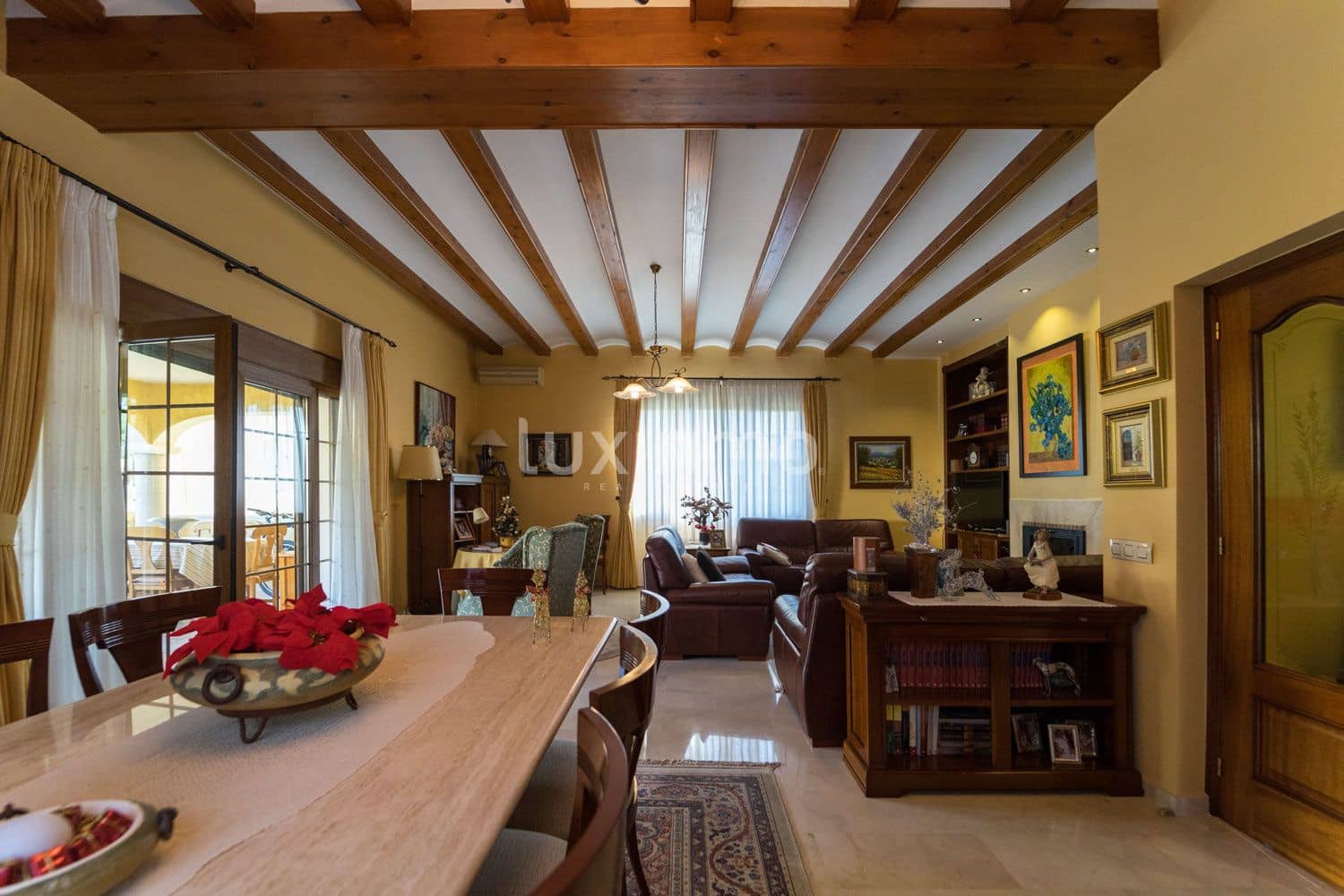 6 bedroom Villa for sale in La Nucia with pool garage - € 840,000 (Ref: 10079298)