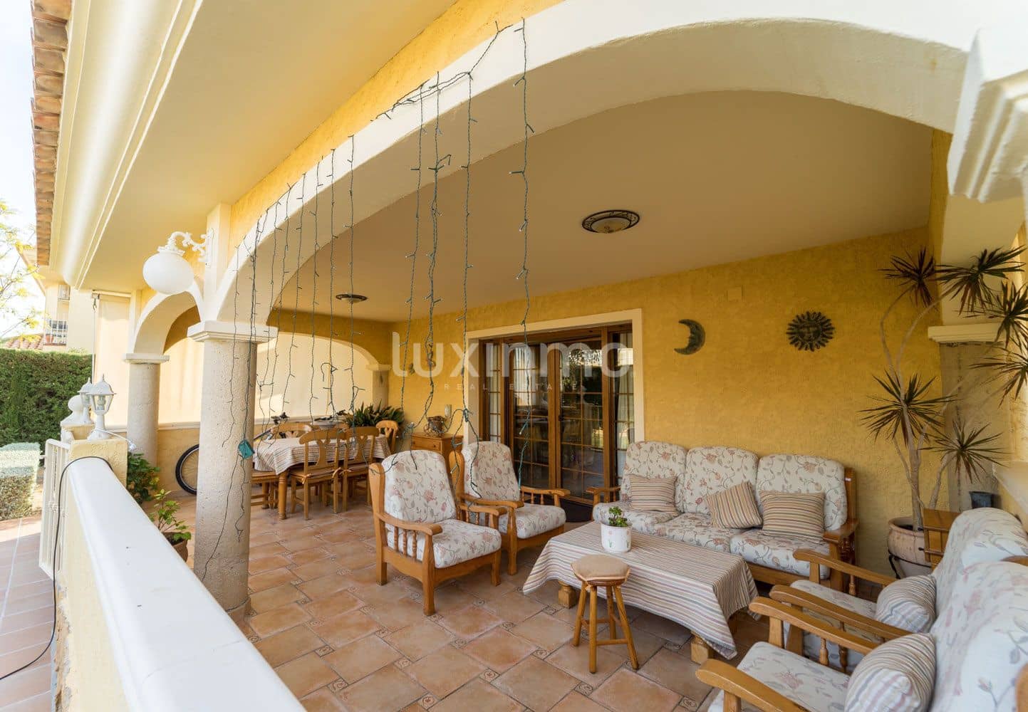 6 bedroom Villa for sale in La Nucia with pool garage - € 840,000 (Ref: 10079298)