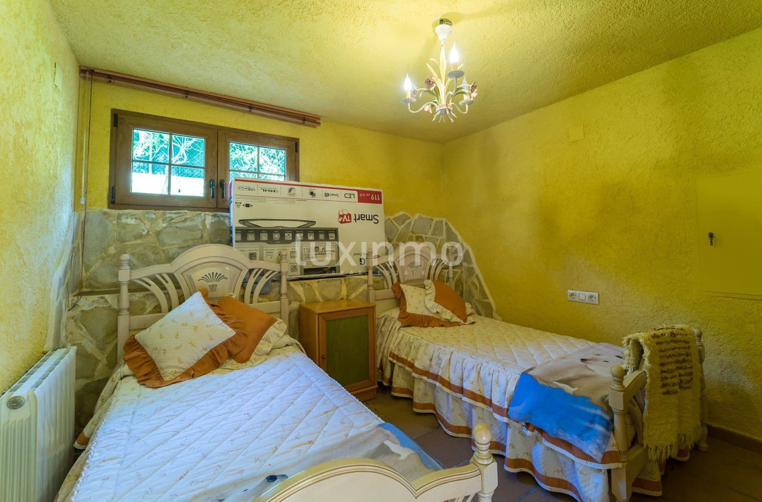 6 bedroom Villa for sale in La Nucia with pool garage - € 840,000 (Ref: 10079298)