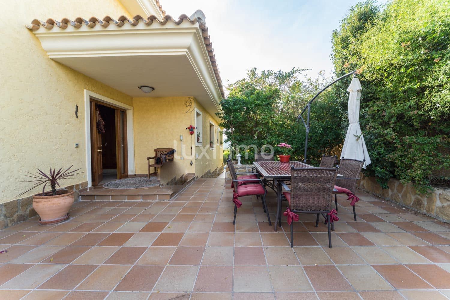 6 bedroom Villa for sale in La Nucia with pool garage - € 840,000 (Ref: 10079298)