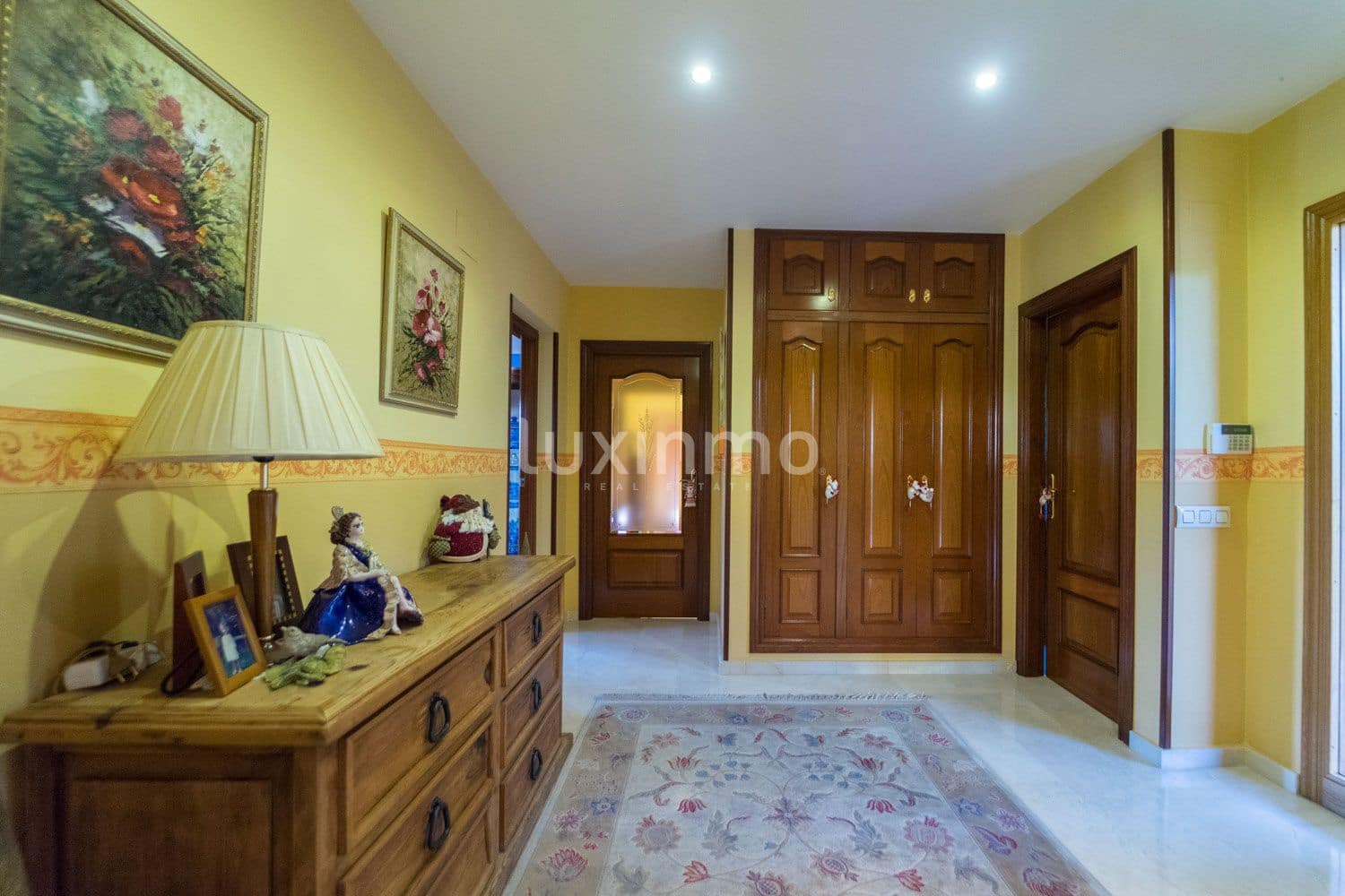 6 bedroom Villa for sale in La Nucia with pool garage - € 840,000 (Ref: 10079298)